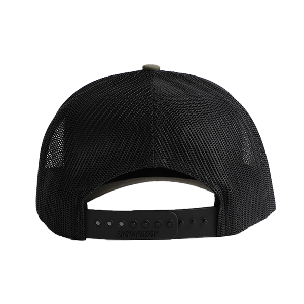 Herr Angus Farm Richardson Leather Patch Trucker Hat - black mesh back